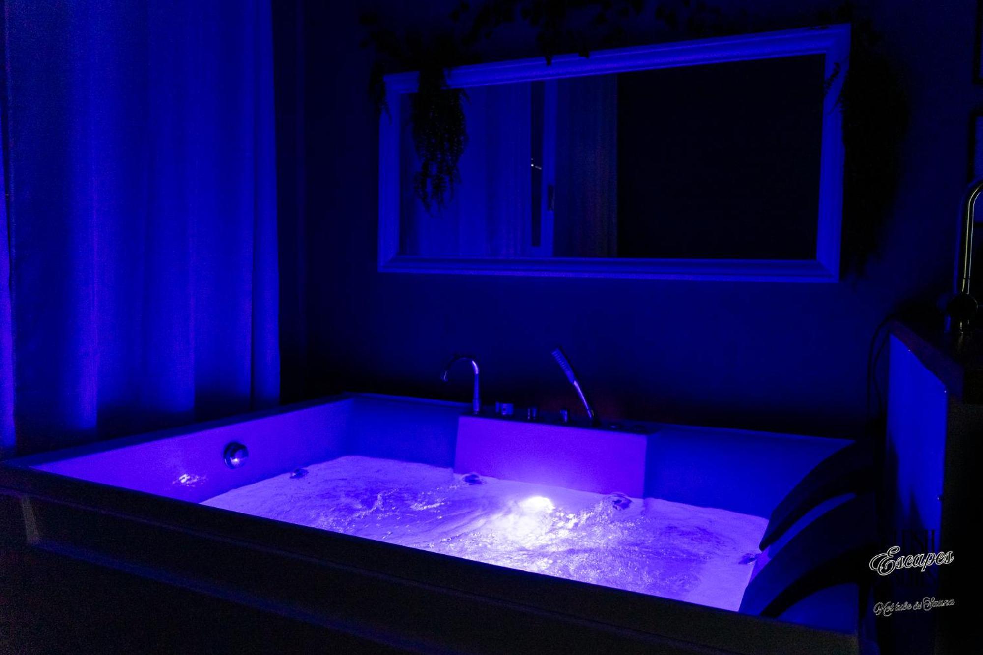 Lush Escape - Hottube And Sauna Appartement